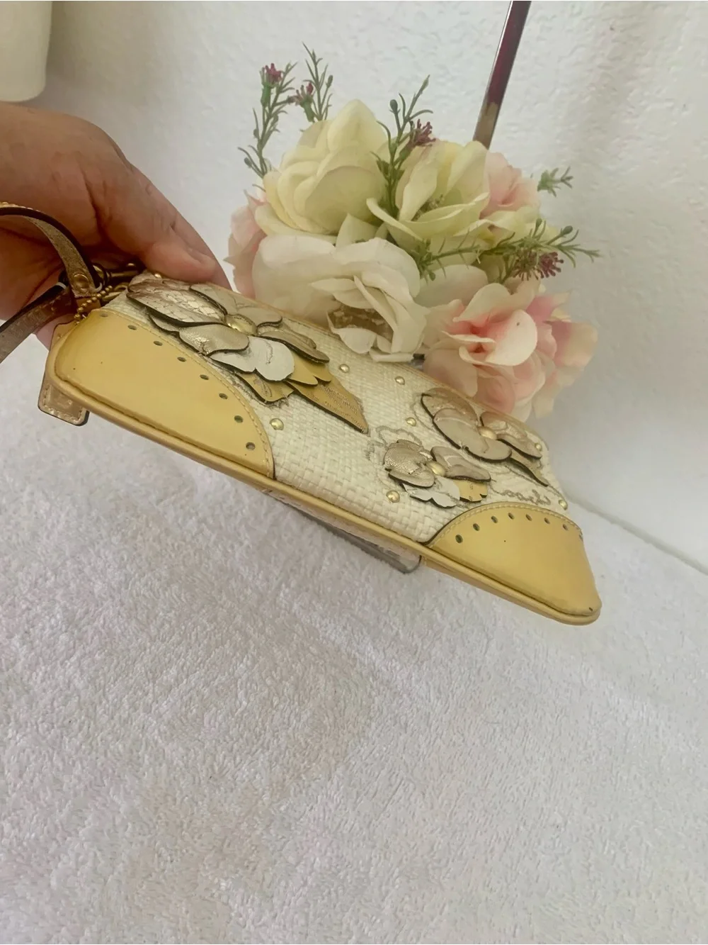 RARE Coach Raffia Floral Appliqué  Wristlet - Cream and Gold “LIMITED EDITION”